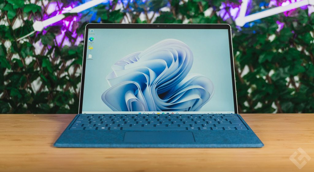 Microsoft Surface Pro 9 de face