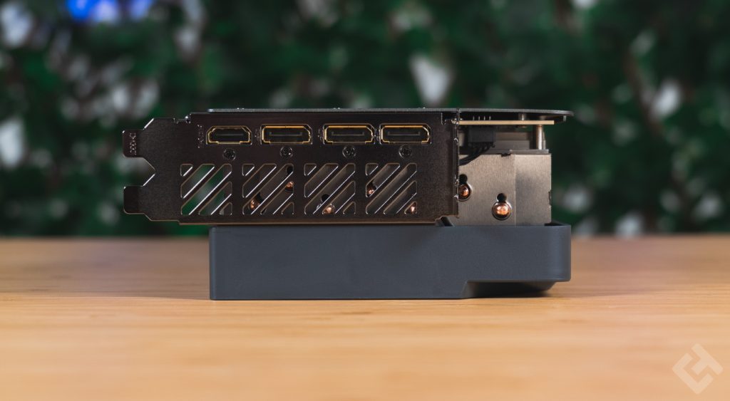 connecteurs vidéo de la rtx 4080 eagle